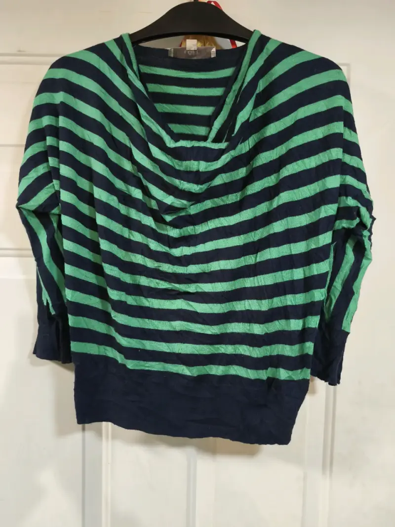 Suéter a rayas verde y azul para mujer - 1