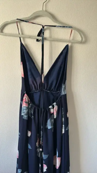 Vestido largo floral azul con tirantes - miniatura 3