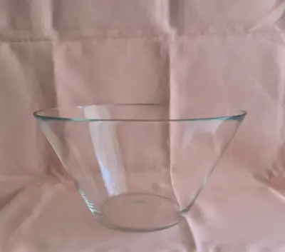 Bowl o fuente de vidrio transparente elegante - miniatura 4
