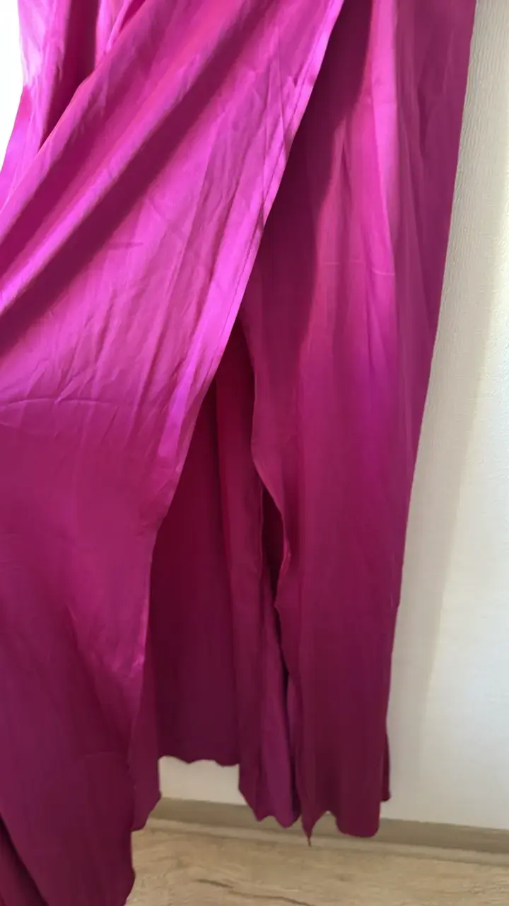 Vestido largo fucsia con tirantes - 2