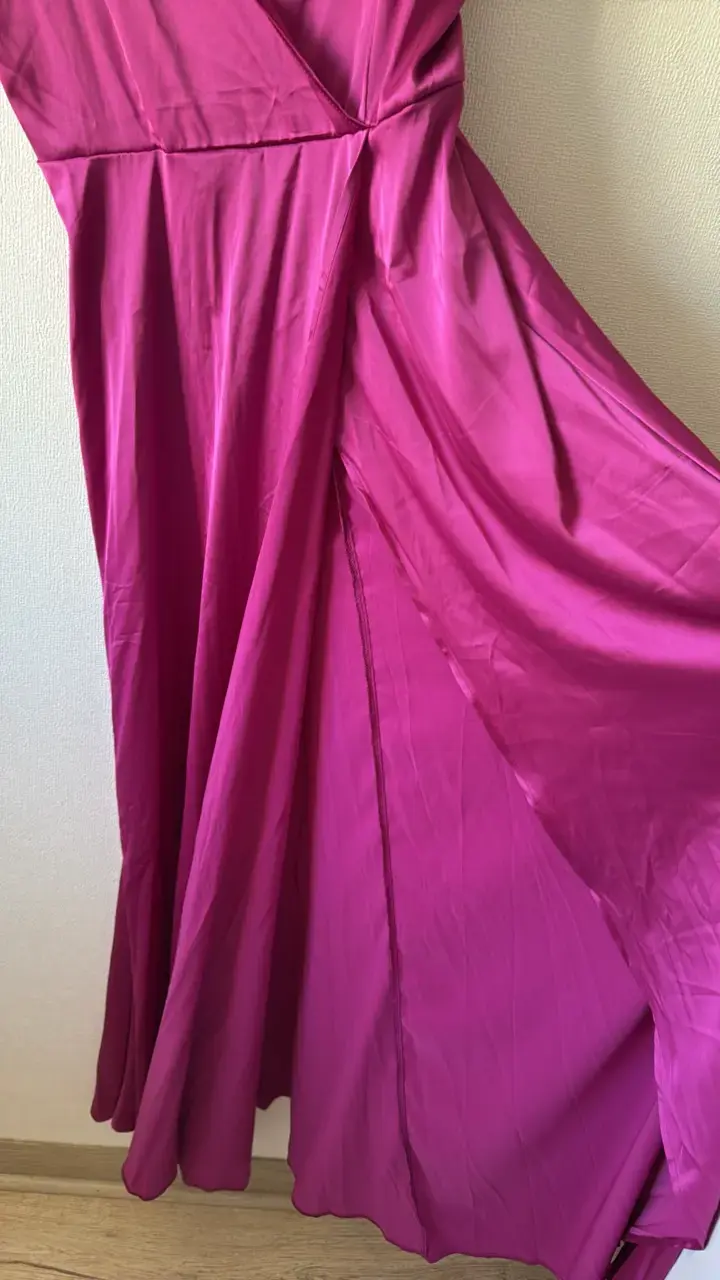 Vestido largo fucsia con tirantes - 3