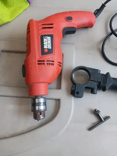 Taladro eléctrico Black & Decker naranja - miniatura 1