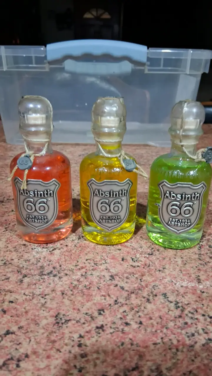 Set de mini botellas de Absinthe 66