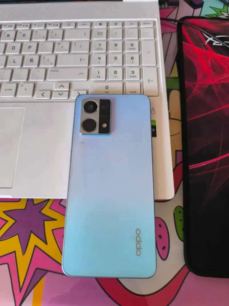 Smartphone con pantalla dañada para repuestos - 2