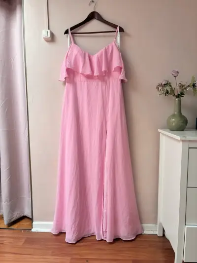 Vestido largo rosa con tirantes y abertura - miniatura 4