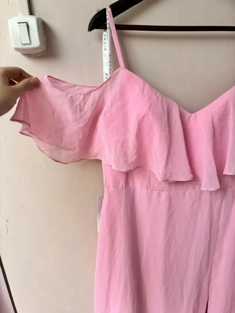 Vestido largo rosa con tirantes y abertura - 6