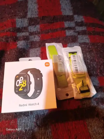 Smartwatch Xiaomi Redmi Watch 4 con correas - miniatura 1
