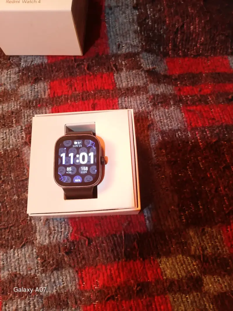 Smartwatch Xiaomi Redmi Watch 4 con correas - 2