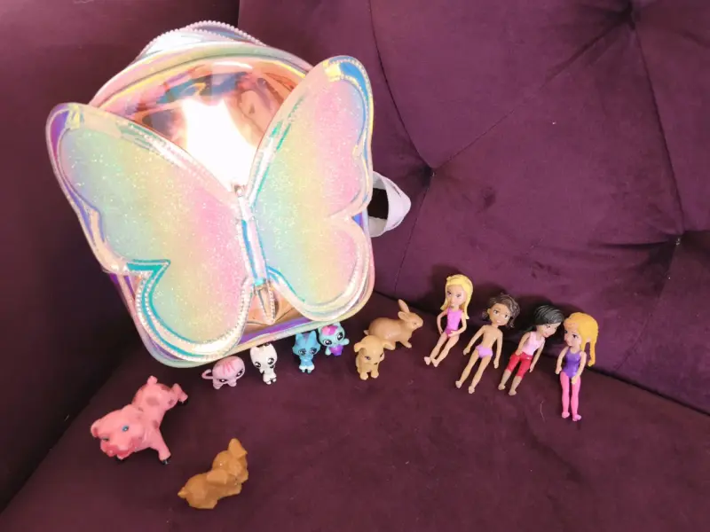 Mochila infantil con muñecas y animales - 1