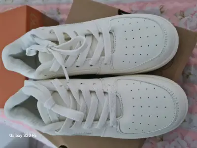 Zapatillas blancas con velcro para niños - miniatura 6