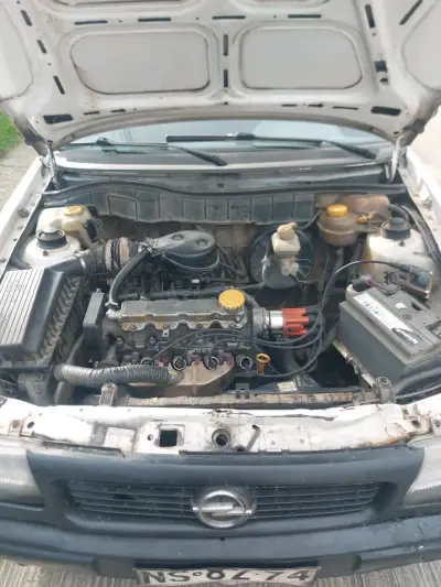Opel Astra año 96 - miniatura 1