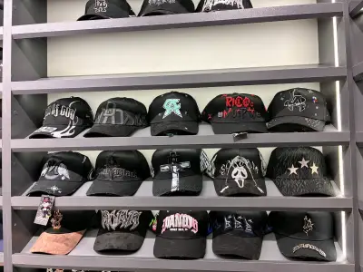 Gorras deportivas con logos bordados - miniatura 6
