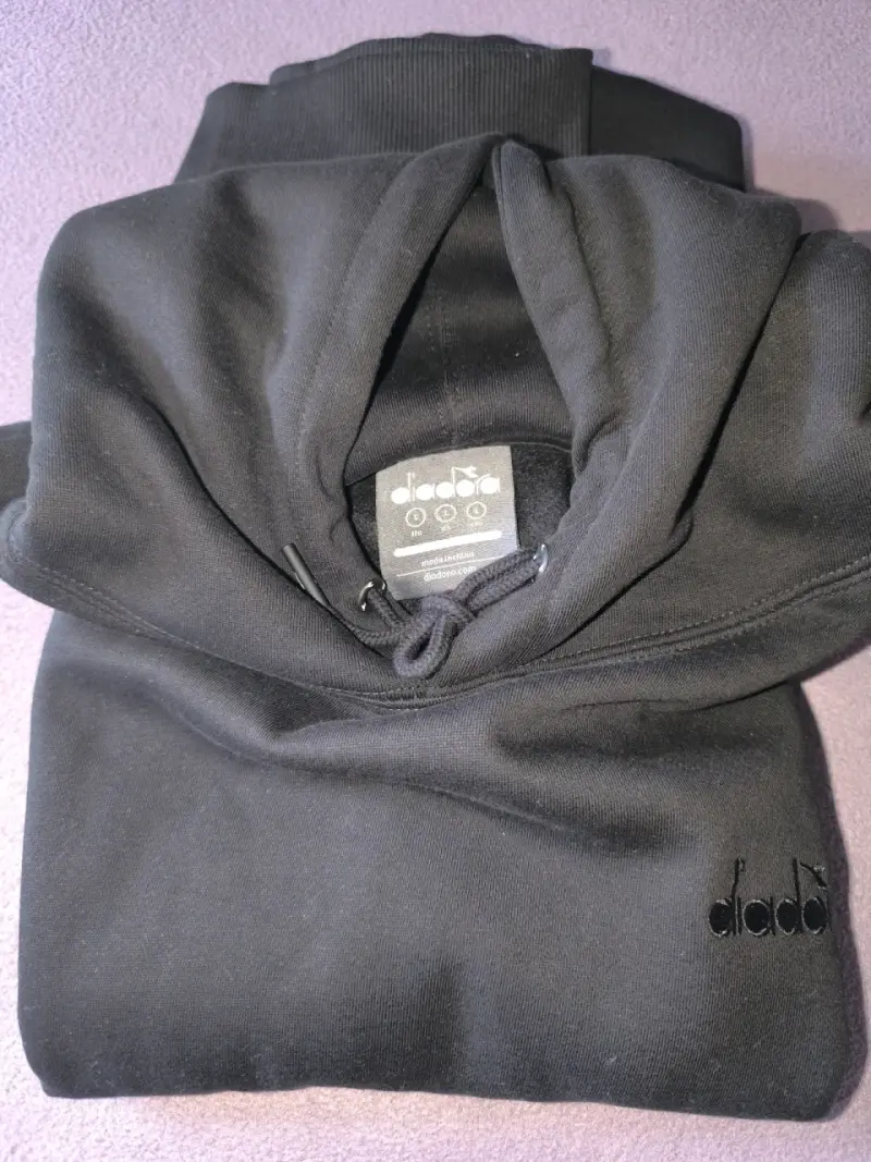Polerón negro diadora con capucha, nuevo - 2