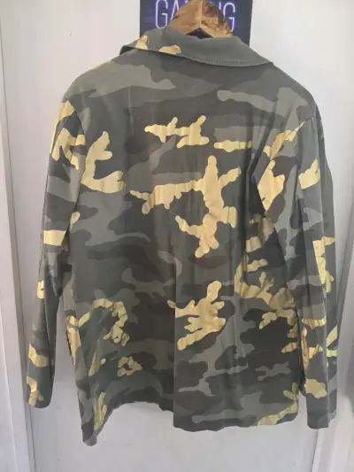 Chaqueta camuflada estilo militar - miniatura 3