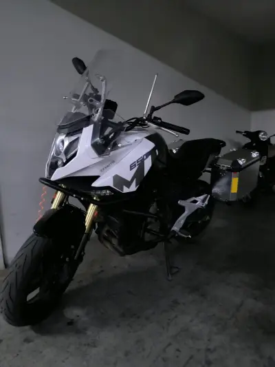 CFMoto 650MT en excelente estado - miniatura 5