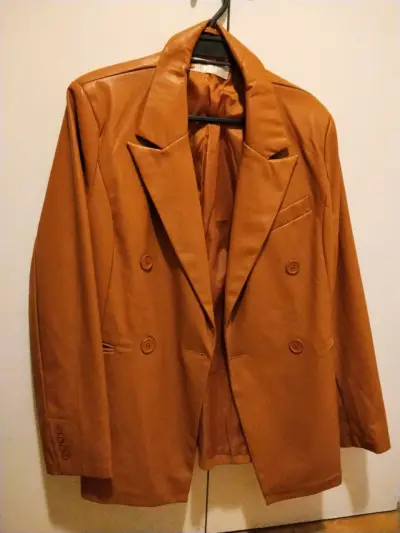 Blazer marrón de cuero sintético - miniatura 1