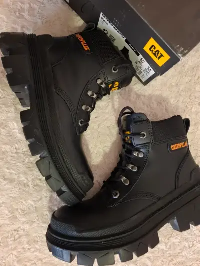 Botas Caterpillar negras de cuero resistentes - miniatura 1