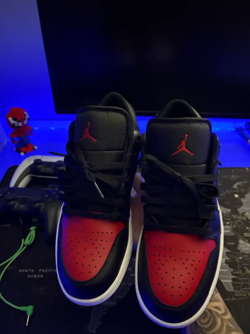 Jordan 1 Low Bred - 3