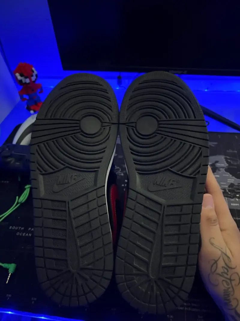 Jordan 1 Low Bred - 4