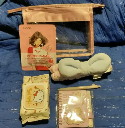 Set de papelería Hello Kitty y Capybara - miniatura 2