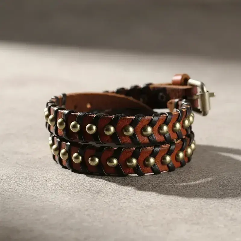 Pulsera de cuero trenzado con tachuelas - 3
