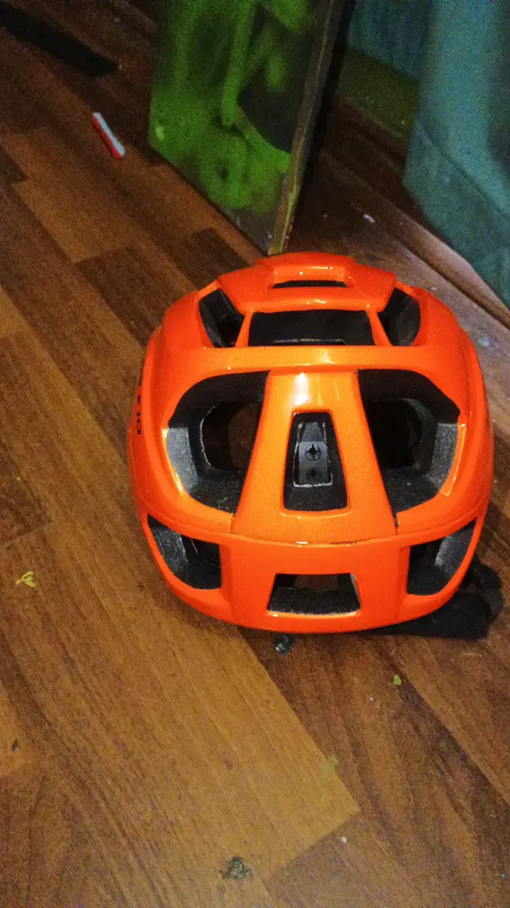 Casco de ciclismo naranja y negro - 2
