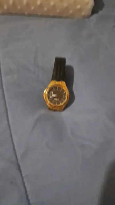 Reloj digital  amarillo y negro timex - miniatura 1