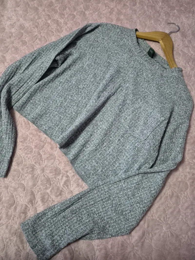 Polera crop top gris