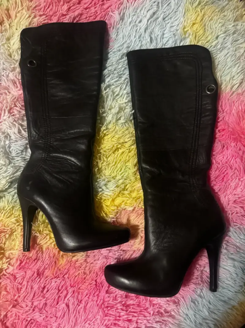 Botas de cuero negras con tacón alto - 2