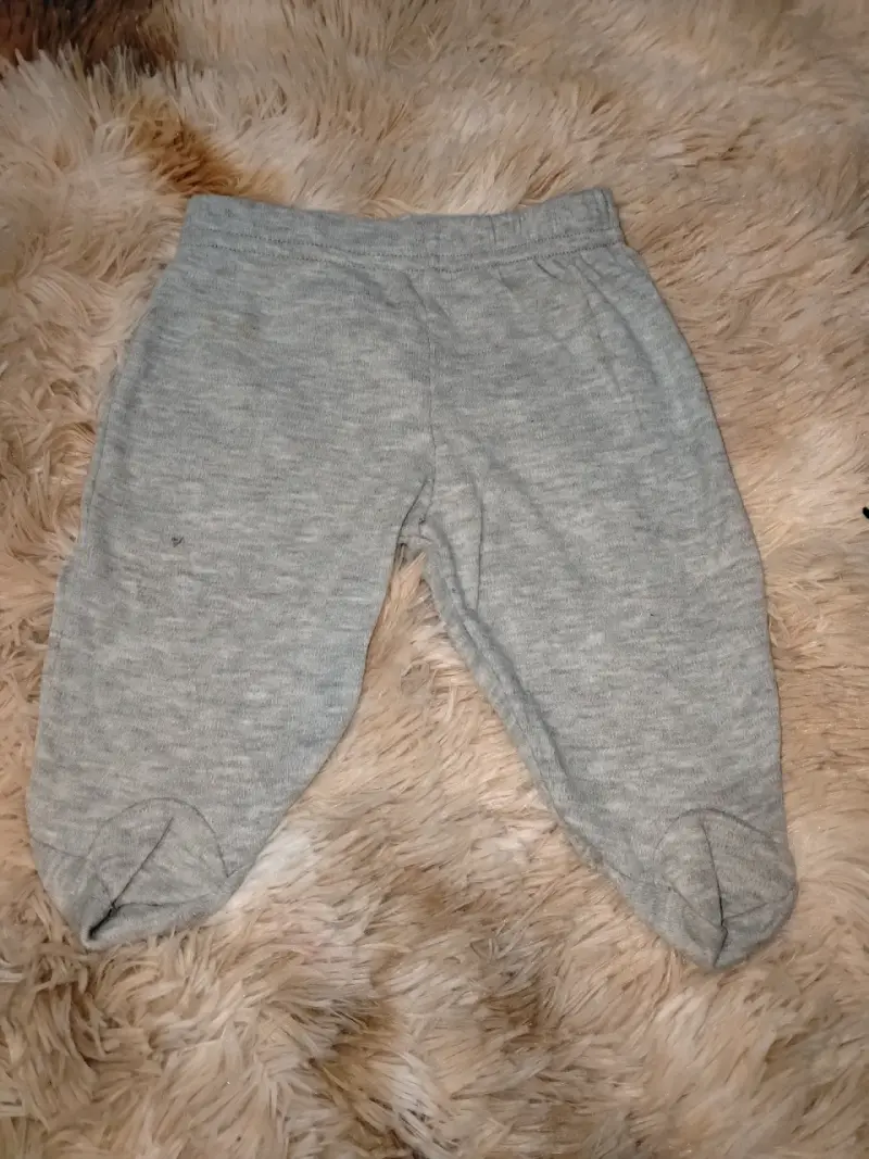 Pantalones de bebé gris con pies - 1