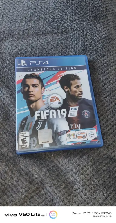 Juego PS4 FIFA 19 Champions Edition - miniatura 1