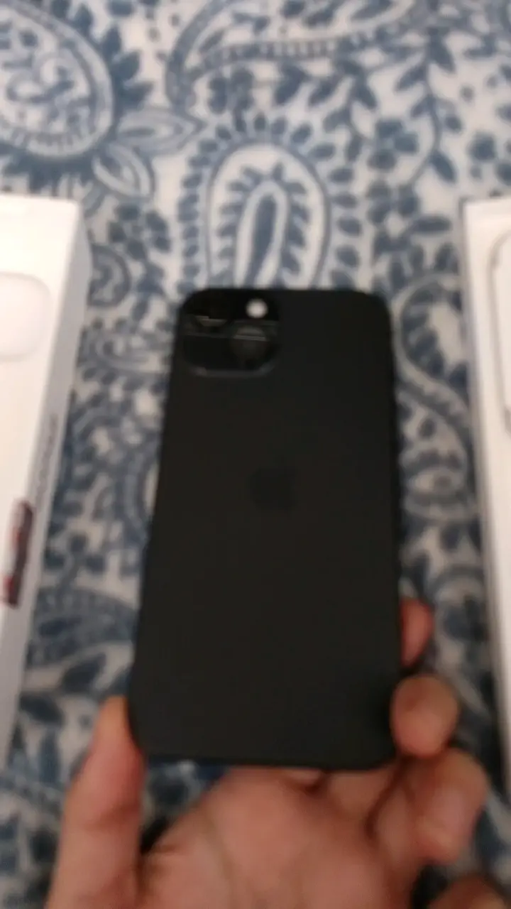 Smartphone con caja y cable de carga - 2