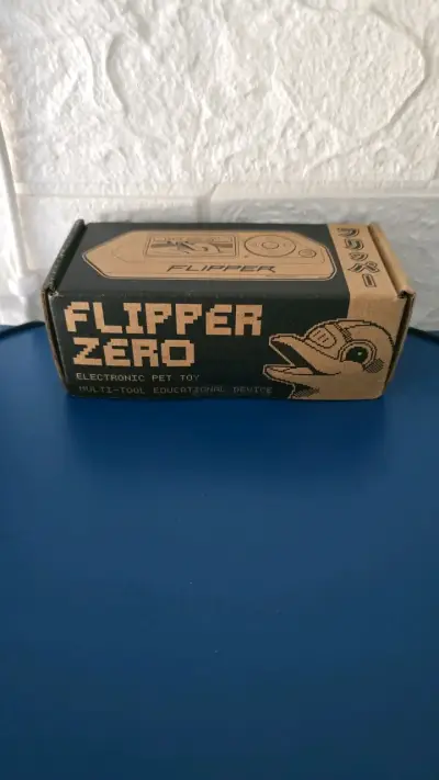 Flipper Zero nuevo en caja nunca abierto - miniatura 1