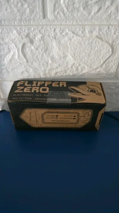 Flipper Zero nuevo en caja nunca abierto - miniatura 2