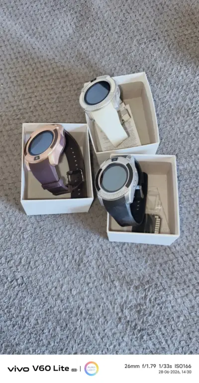 Set de smartwatches en caja original - miniatura 1