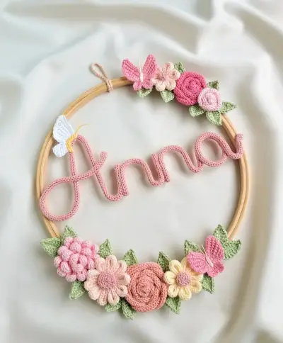 Aro decorativo personalizado con flores tejidas - miniatura 2