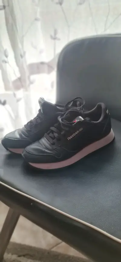 Zapatillas Reebok negras clásicas - miniatura 1