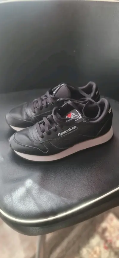 Zapatillas Reebok negras clásicas - miniatura 2