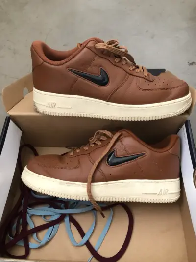 Zapatillas Nike Air Force 1 marrón cuero - miniatura 1