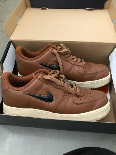 Zapatillas Nike Air Force 1 marrón cuero - miniatura 2