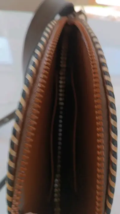 Cartera redonda 100% cuero , diseño artesanal - miniatura 4