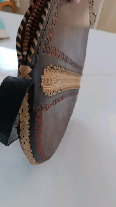 Cartera redonda 100% cuero , diseño artesanal - miniatura 5