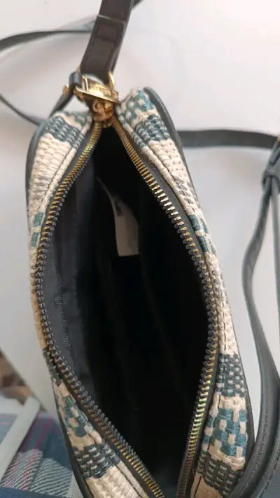 Cartera de hombro Secret tejida a rayas - miniatura 3