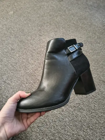 Botines negro con tacón - miniatura 1