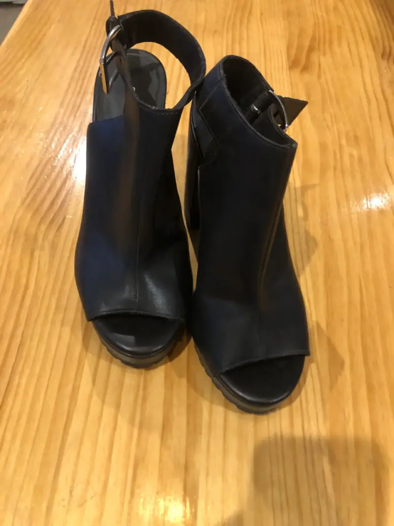 Botines de cuero negro con tacón alto - 1