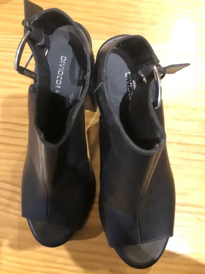 Botines de cuero negro con tacón alto - miniatura 4
