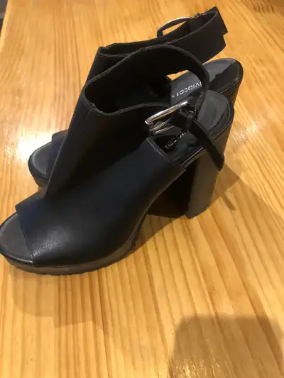 Botines de cuero negro con tacón alto - miniatura 5