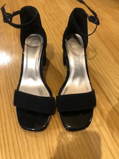 Sandalias negras de tacón Zalando - miniatura 3