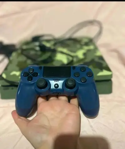 Consola PS4 1Tb edición camuflaje - miniatura 4