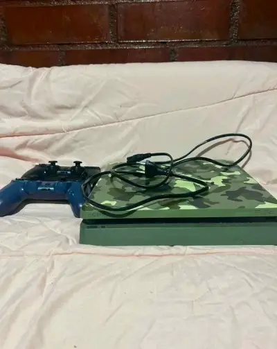 Consola PS4 1Tb edición camuflaje - miniatura 5